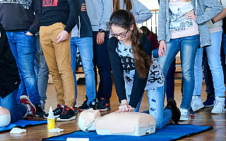 Mieszkańcy Olsztyna uczą się udzielania pierwszej pomocy
